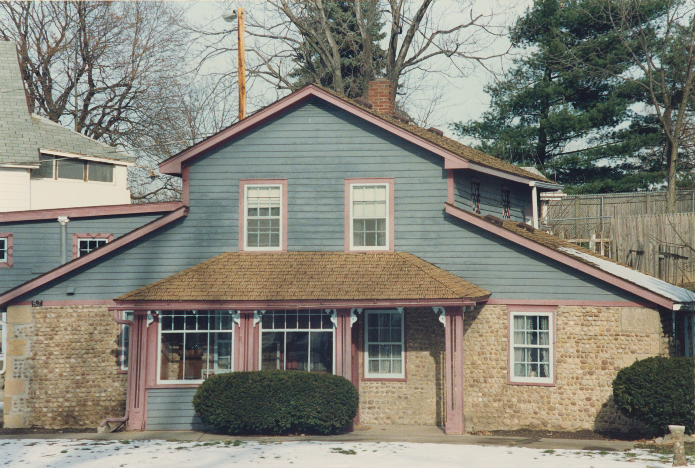 Man-5 82 W Main, Shortsville 1